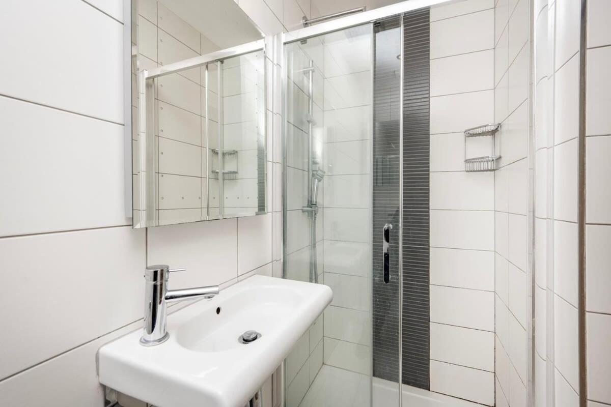 Charming Chelsea Studio Your Cozy Urban Retreat 런던 외부 사진
